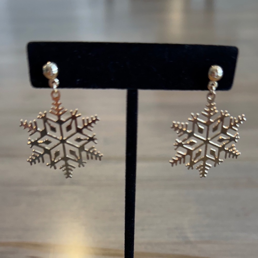 Avon Minimalist Snowflake Pierced Earrings Women Goldtone Vintage 1977 Holiday